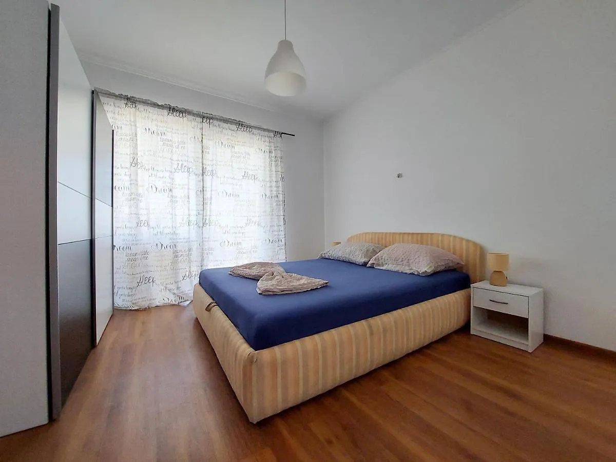 Apartments Tina Novi Vinodolski 0*,